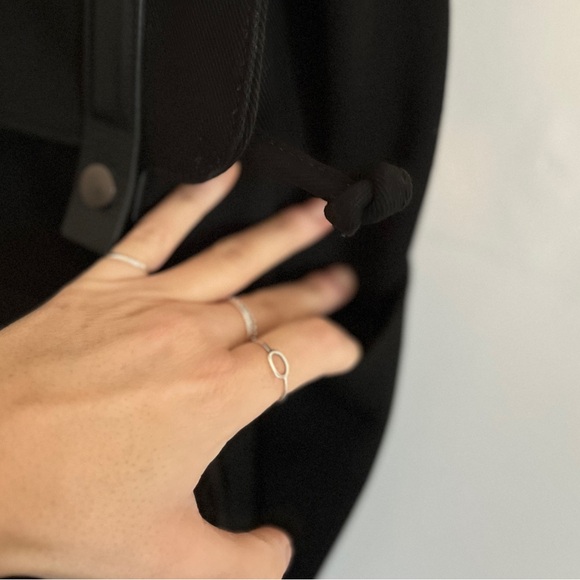 ❌SOLD❌Black Everlane backpack - Picture 4 of 10